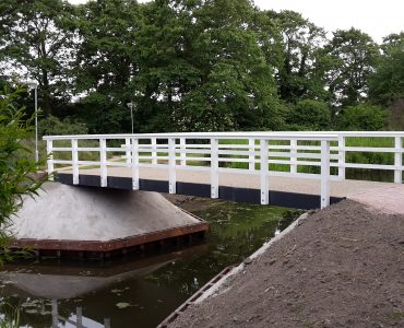 Hoogkarspel, fiets- en voetgangersbrug